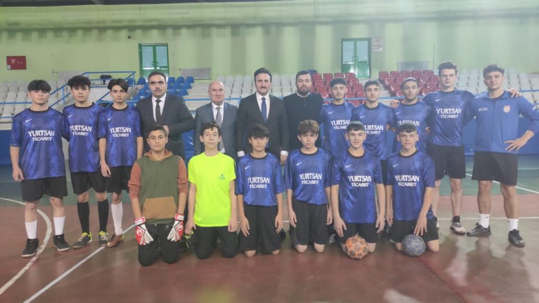 Hüseyin Hüsnü Tekışık Anadolu Lisesi Futsal Takımı İl İkincisi Oldu